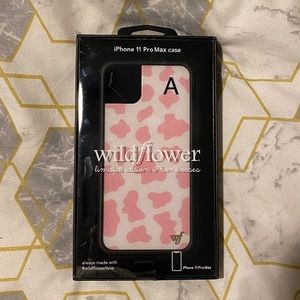 6 different Wildflower iPhone Cases<Sold separately >